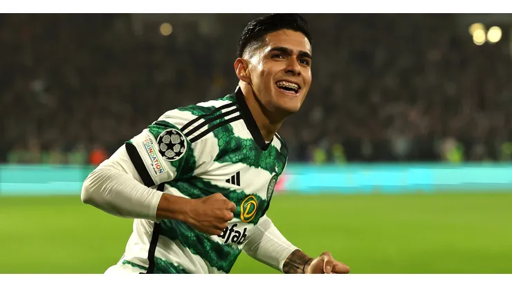 Luis Palma marca un gol con Celtic