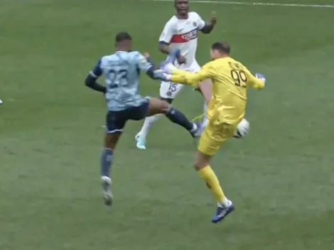 La insólita patada de Donnarumma en la cara de un rival por la que fue expulsado en PSG [VIDEO]