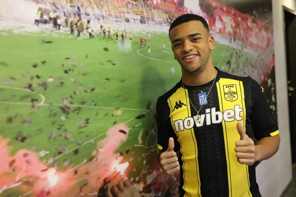 Oficial: Jewison Benette al Aris de Grecia