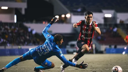 Uno de los grandes motivos por los que Leo Menjívar no continuará en Alajuelense