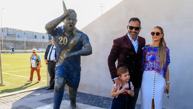Carlos El Pescado Ruiz fue inmortalizado en una estatua en Guatemala
