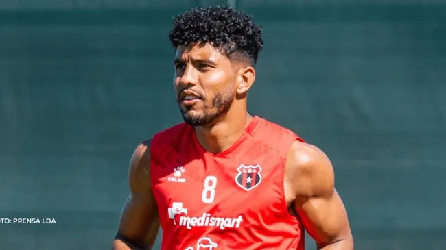 Johan Venegas tiene contrato hasta el 31 de diciembre del 2024 con Alajuelense. (Foto: Prensa LDA)