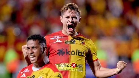 Jesús Godínez contó si jugaría en otro equipo en Costa Rica. (Foto: Concacaf)