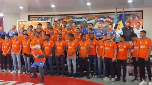 Lobos y su renovada plantilla