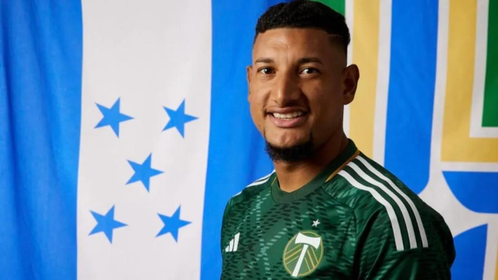 Bryan Acosta con la camiseta de Portland Timbers, su último equipo – Portland Timbers