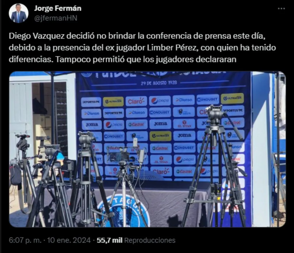 Diego Vázquez estaba molesto por la presencia de Limber Pérez. (Foto: X)