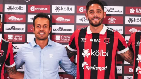 Moya en la conferencia de presentación