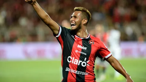 Alex López, referente de Alajuelnse en los últimos años