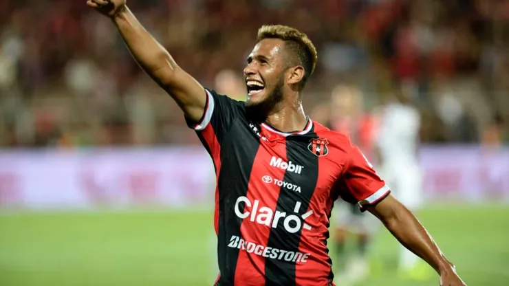 Alex López, referente de Alajuelnse en los últimos años