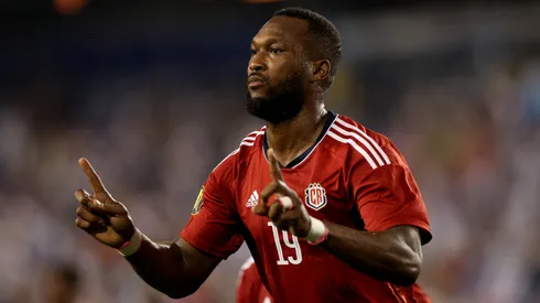 Kendall Waston destaca en estadística global de defensores como el único de Concacaf