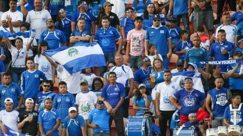 Aficionados salvadoreños reaccionan tras la llegada de David Dóniga a La Selecta