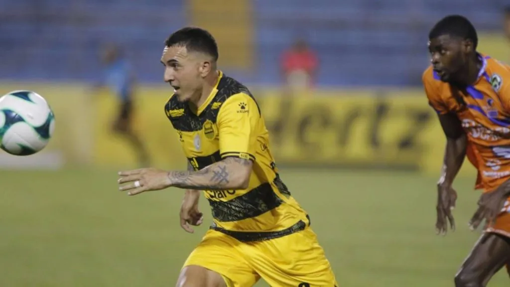 Rai Villa llegó como goleador y se fue con un solo tanto.