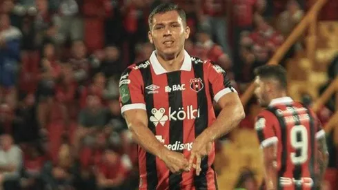 Carlos Mora habló de salir al extranjero