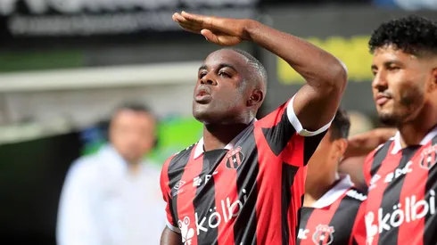 Aficionados ticos reaccionan a posible sanción de Joel Campbell en Alajuelense