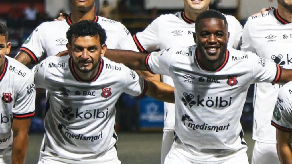 Michael Barrantes respaldó a Joel Campbell. (Foto: LDACR)