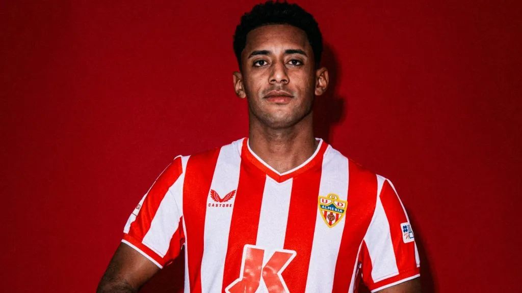 Lozano en su presentación con Almería (Almería)