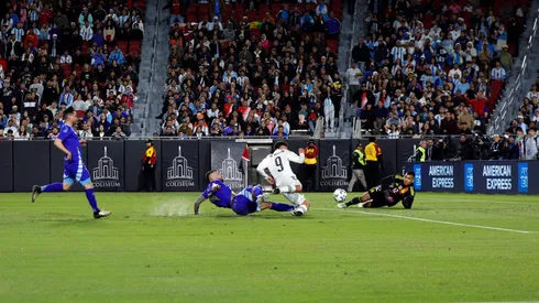 Manfred Ugalde hizo estallar de furia a los aficionados de Argentina en las redes