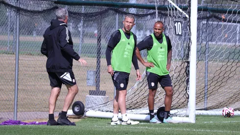 Gustavo Alfaro no quiere distracciones en Costa Rica. (Fedefútbol).