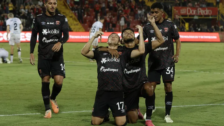 Herediano reconoce que está interesado en fichar a Carlos Mora de Alajuelense