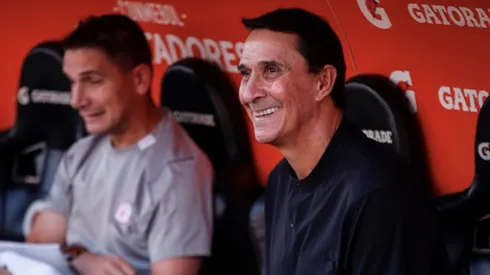 Alexandre Guimaraes piensa algunas variantes en el 11. (Foto: Zona Libre)