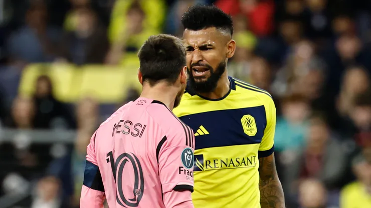 El panameño Aníbal Godoy y Lionel Messi tuvieron una fuerte discusión en la Concachampions