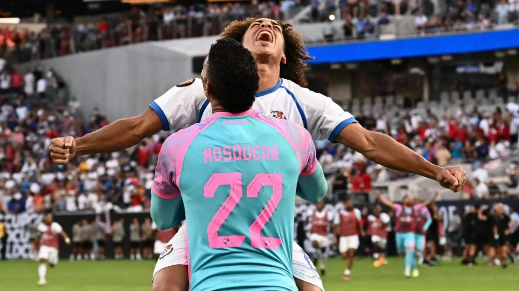Orlando Mosquera atajó penales en la semifinal de la Copa Oro (Getty)