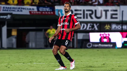 Celso Borges no pierde la fe en que Alajuelense pueda remontarle al New England Revolution