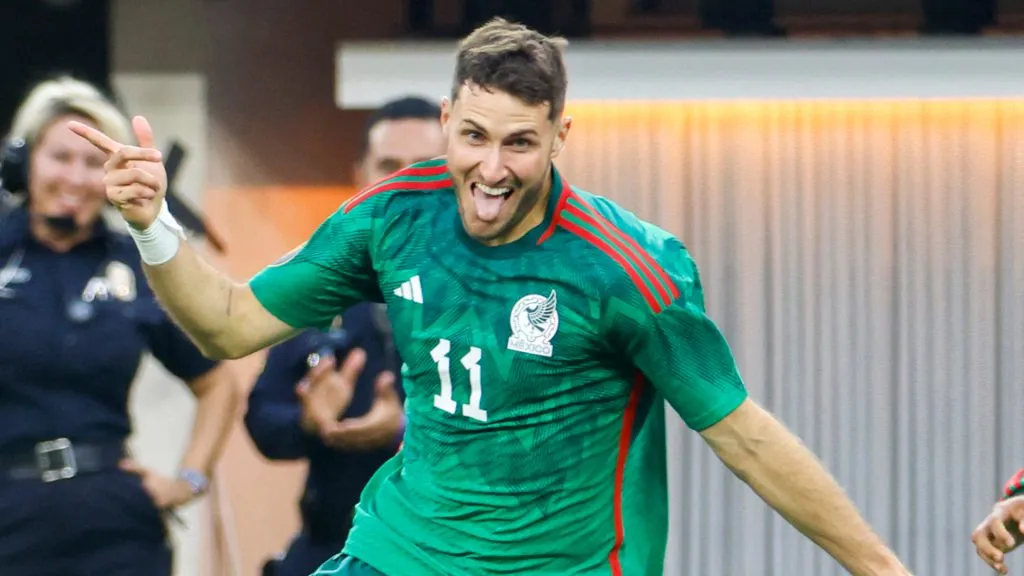 Santiago Giménez celebra su gol ante Panamá (Getty)