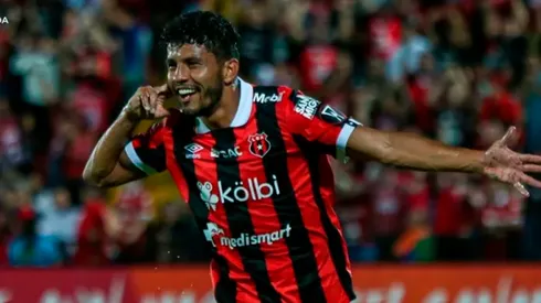 Johan Venegas se muestra comprometido con Alajuelense