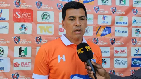 Técnico de Lobos UPNFM sobre el triunfo ante Olimpia: “Prefiero descender y no salvarme por una picardía”