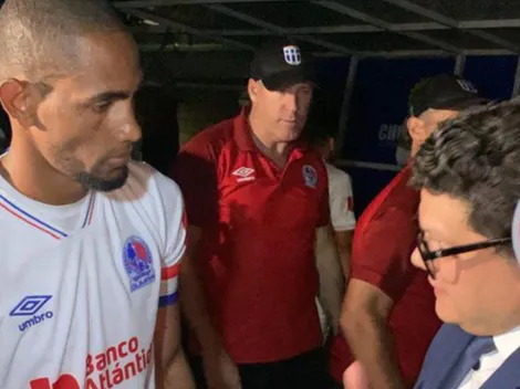 Jerry Bengtson no escondió su enojo tras el apagón en el juego de Olimpia vs UPNFM (Video)