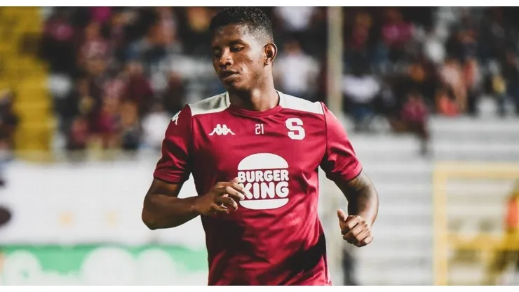 Las opciones maneja el Saprissa para la baja de Fidel Escobar
