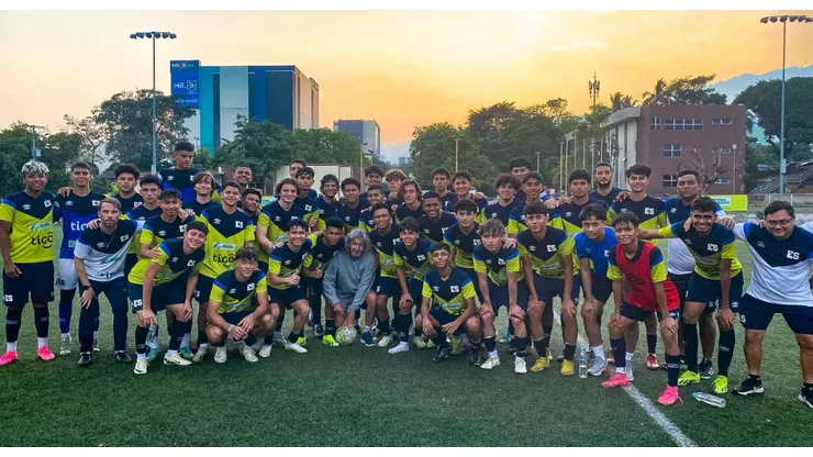 La visita inesperada que tuvo la Selección Sub-20 de El Salvador