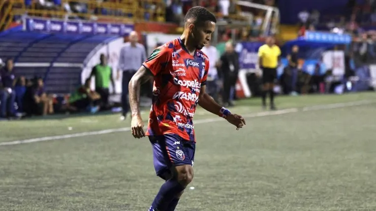 El precio por el que podría salir César Yanis de San Carlos
