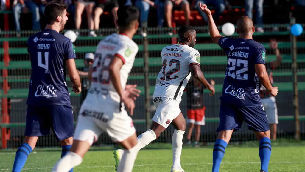 El último Alajuelense – Grecia es recordado por el eufórico festejo de Joel Campbell. (Foto: Rafael Pacheco Granados / La Teja)