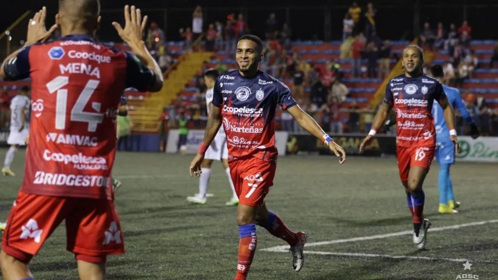 César Yanis no se encuentra dentro de los posibles fichajes de Saprissa. (Foto: Instagram)