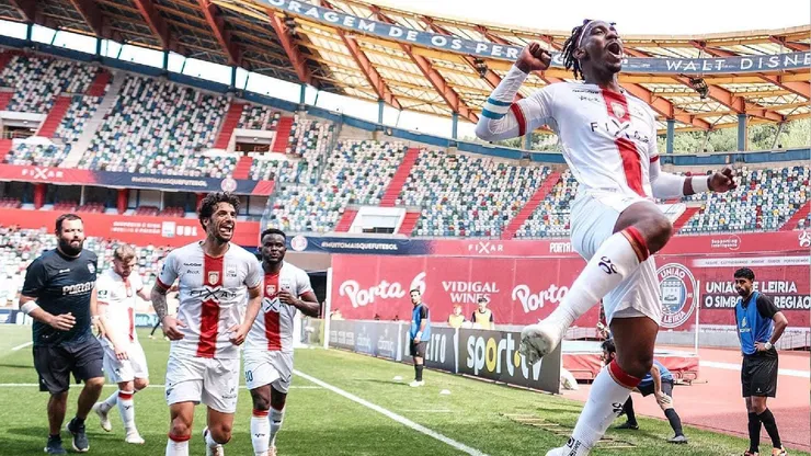 Bryan Róchez marcó un triplete con el Leira de la Segunda División de Portugal (Video)