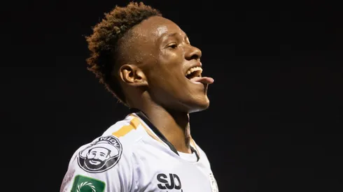 Víctor Medina ahora es figura en Sporting