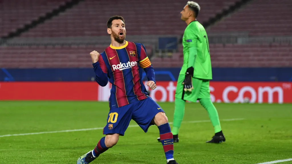 El 10 de marzo de 2021, en plena pandemia de COVID, Barcelona y PSG empataron 1-1 con goles de Lionel Messi y Mbappé. Pero el triunfo 4-1 de la ida favoreció a los parisinos.
