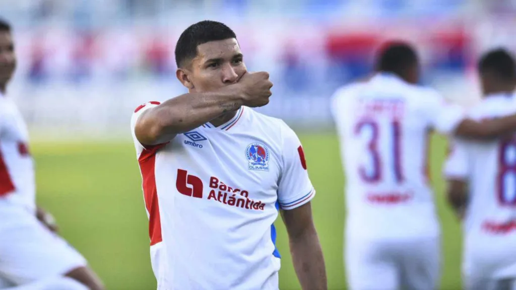 En aquel entonces, Olimpia bajó a Real Sociedad de la cima del torneo y amplió su dominio en el historial: ganó 29 de los 48 encuentros que jugó contra los Aceiteros. (Foto: Héctor Edú / El Heraldo)