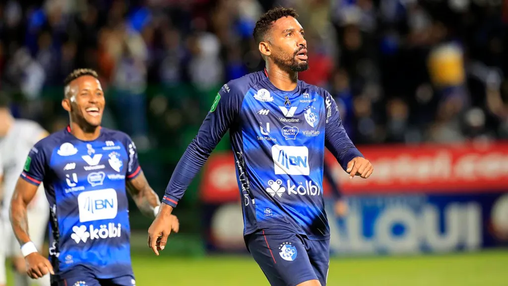 Marcel Hernández es el máximo goleador extranjero del fútbol costarricense, con 126 tantos. (Foto: La Nación)