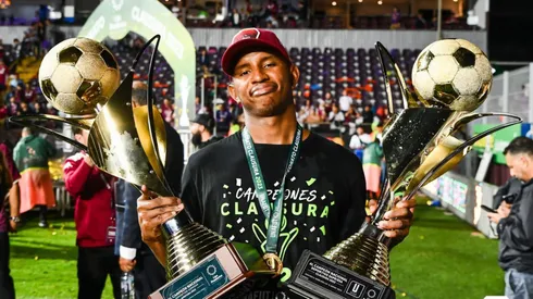 Fidel Escobar vuelve a burlarse de Alajuelense