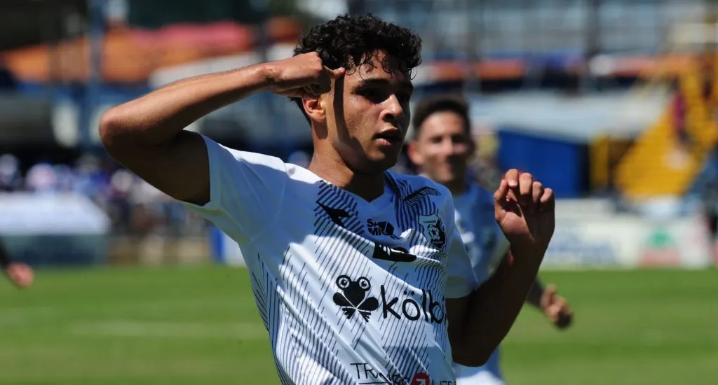 Andy Rojas con la camiseta de Herediano