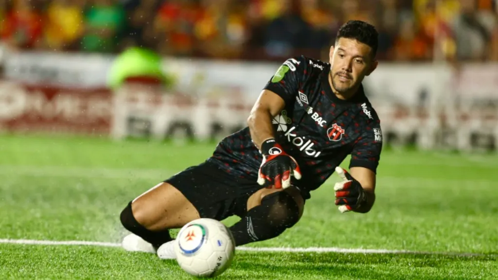 En este Clausura 2024, Moreira fue titular en 25 partidos, sumando 2.280 minutos, y recibió 18 goles. (Foto: José Cordero / La Teja)