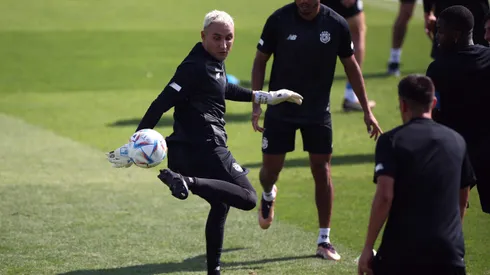 Ídolo de Saprissa sorprende al elegir el sucesor de Keylor