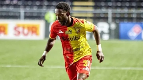 Keysher Fuller reveló con quién tuvo problemas en Herediano y la razón por la que no jugaba