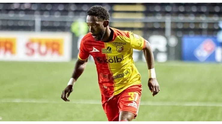 Keysher Fuller reveló con quién tuvo problemas en Herediano y la razón por la que no jugaba