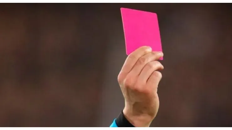 Desde la Conmebol se confirmó una nueva regla en el fútbol con la implementación de la Tarjeta Rosa en la Copa América 2024.