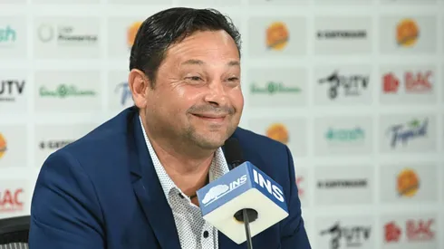 Jeaustin Campos negocia con un equipo de Honduras