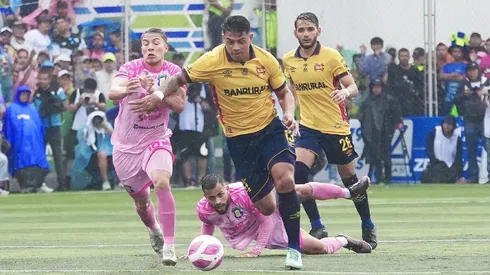 Empate accidentado entre Mixco y Municipal en la ida de la final de Guatemala (Video)